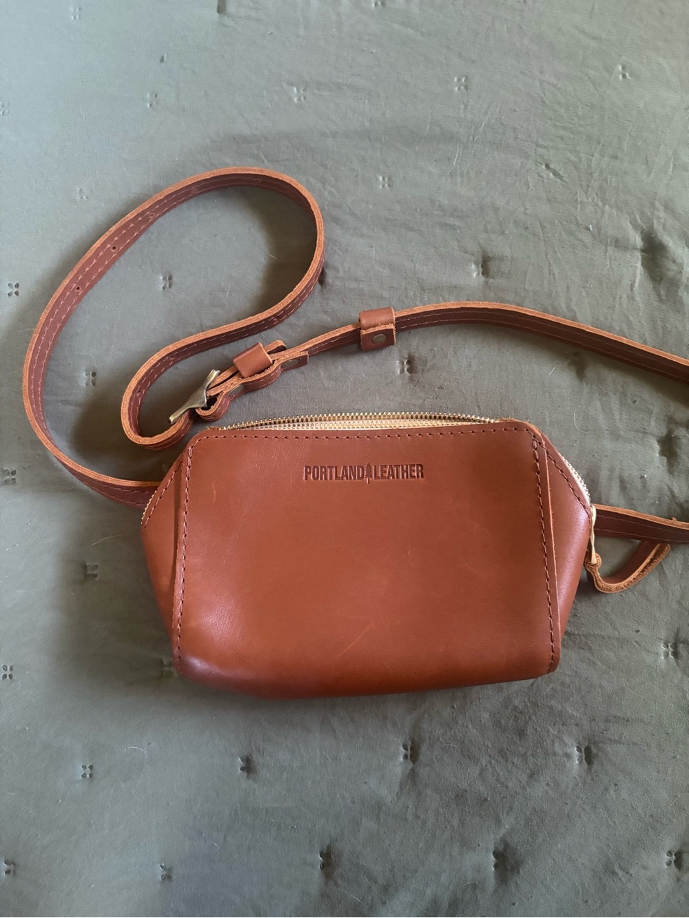 NWOT Portland Leather Women's Brown Leather Crossbody/Hip Bag